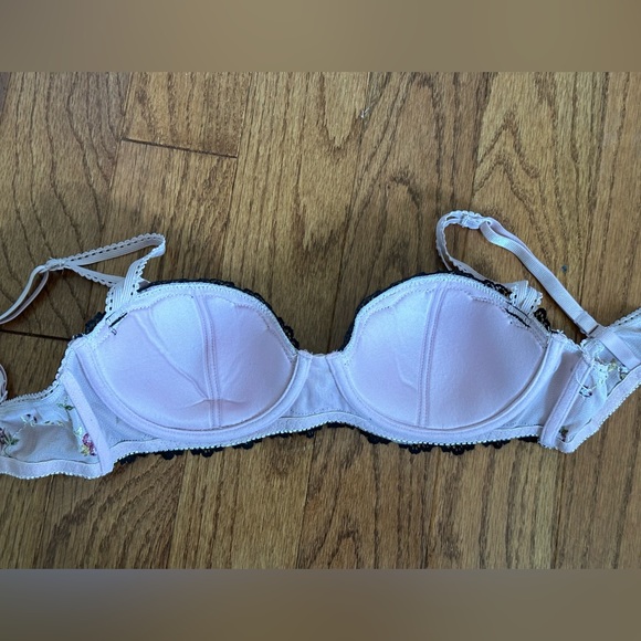 Victoria’s Secret Rare Flower Lace Bra - Picture 3 of 5